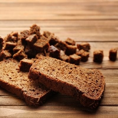 How to Make Seasoned Croutons