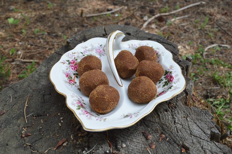 Zoom balls on a decorative plate
