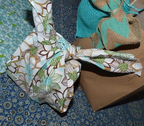 cloth gift wrap 4th step