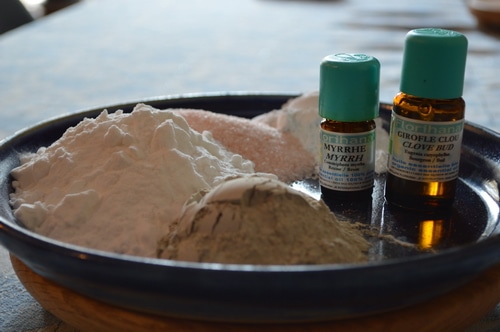 Cure tooth decay with remineralizing tooth paste recipe