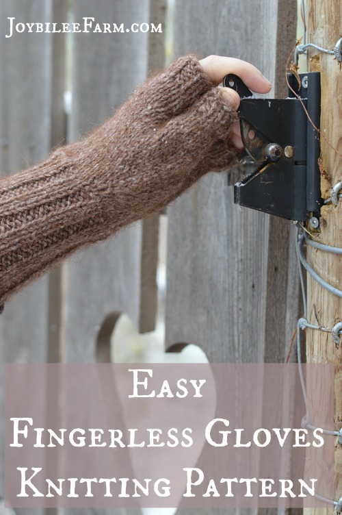 Fingerless gloves Knitting pattern vertical