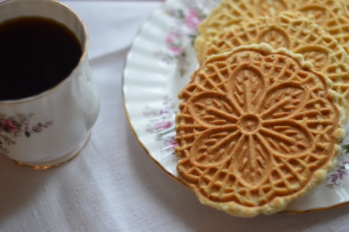 pizzelle cookies and tea