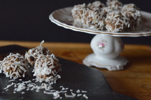 These pumpkin spice energy balls are made without added sweetening. They have just a hint of sweetness to curb your cravings, while satisfying the need for a pick-me-up in the afternoon slump. Make them in just 15 minutes. They taste better if you chill them before eating them.