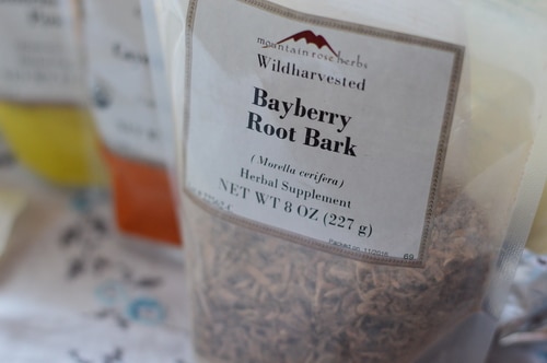 This eyebright formula contains just 5 herbs, chosen for their antimicrobial and stimulating actions on the eye tissues. These herbs cleanse, nourish, and rebuild the eyes. It's important to use the formula regularly for best effect, using it as an eye wash and a tea.