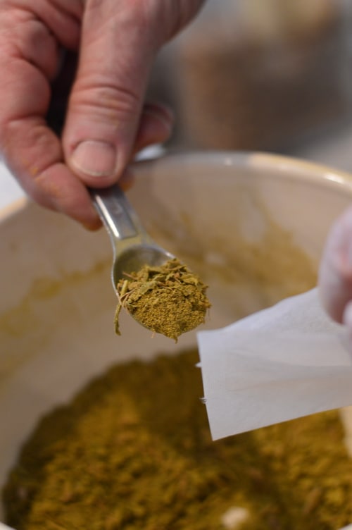 This eyebright formula contains just 5 herbs, chosen for their antimicrobial and stimulating actions on the eye tissues. These herbs cleanse, nourish, and rebuild the eyes. It's important to use the formula regularly for best effect, using it as an eye wash and a tea.