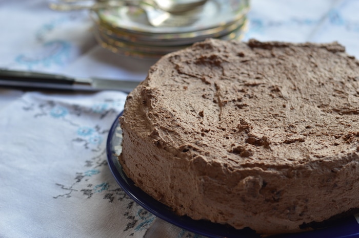 This flourless chocolate cake recipe is made with leftover, cooked, quinoa. It is light and structured with a texture like a normal cake. This is the ideal recipe for Passover celebrations, gluten free desserts, or for those following a grain-free diet. Make it tonight.