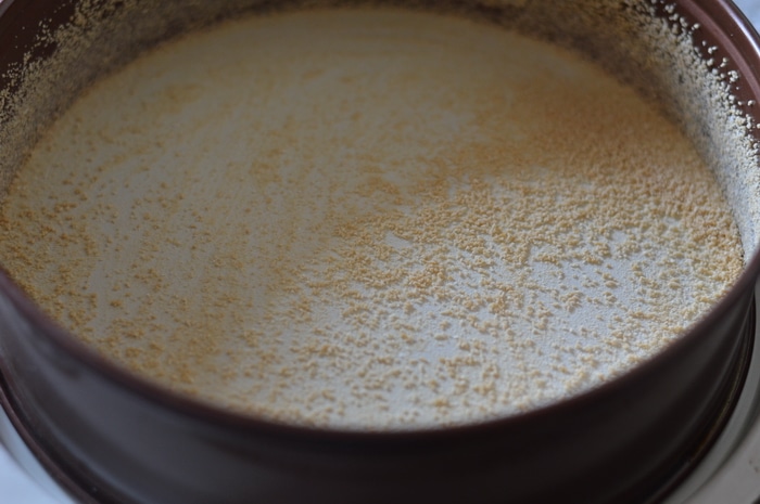 This flourless chocolate cake recipe is made with leftover, cooked, quinoa. It is light and structured with a texture like a normal cake. This is the ideal recipe for Passover celebrations, gluten free desserts, or for those following a grain-free diet. Make it tonight.