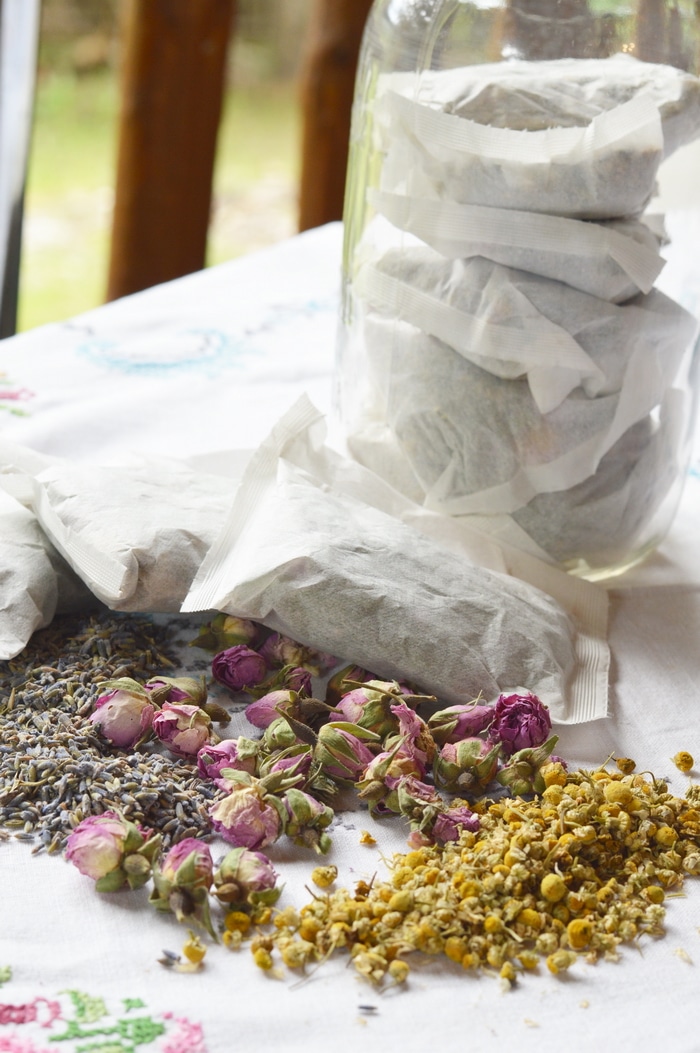 Herbal bath tea soothes and cools summer skin rashes, bites, and minor sun burns, while it calms and relaxes. You can make it in minutes from the herbs in your garden. This DIY herbal bath tea project makes a lovely and unique gift for those who could use a little spa time in their hectic schedule. Bring the healing power of herbs to your bathing rituals.
