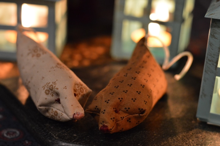DIY Cat Toys, like this catnip toy mouse for kittens and indoor cats, are easy and quick to make at home with fabric scraps, quilting fabric precuts, and dried catnip from your garden. Cats love these cat toys, too.
