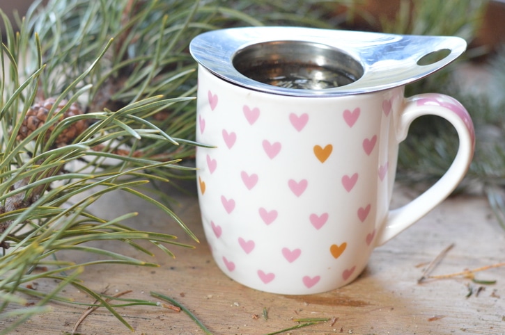 Pine needle tea has significant amounts of vitamin C, vitamin A, and flavoniods that make it a citrus-y flavored tonic drink to forage in winter.