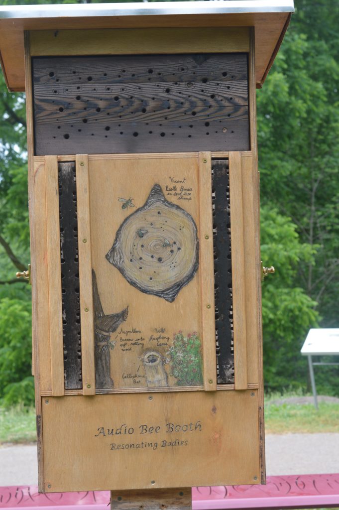 Bee hotel
