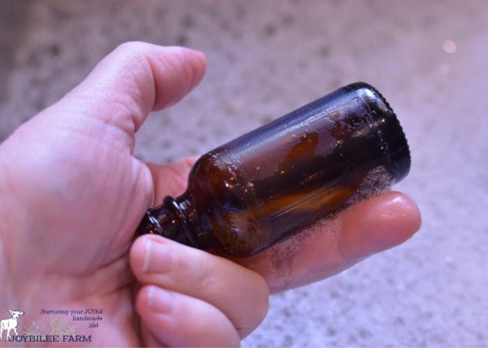 Empty essential oil bottles are handy to have for future herbal projects, but how do you go about cleaning them before the next use? We'll show you how.