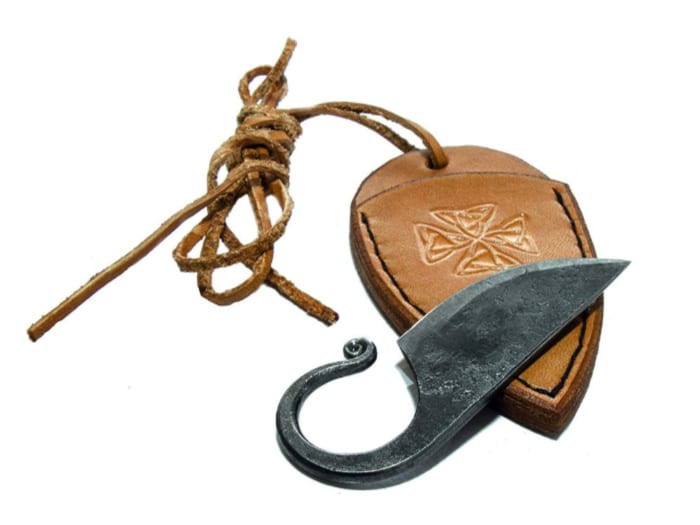 the hand-forged Celtic knife is one of the best gifts for foragers