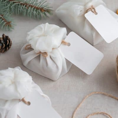 10 Eco-Friendly Gift Wrap Ideas